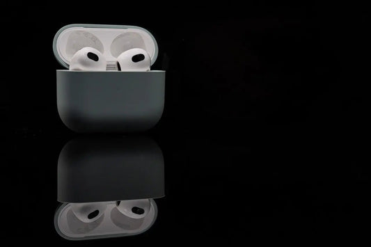 Unveiling Elegance: Baykron AirPods and Stylish Cases for the Modern Audiophile - Breeze Arabia